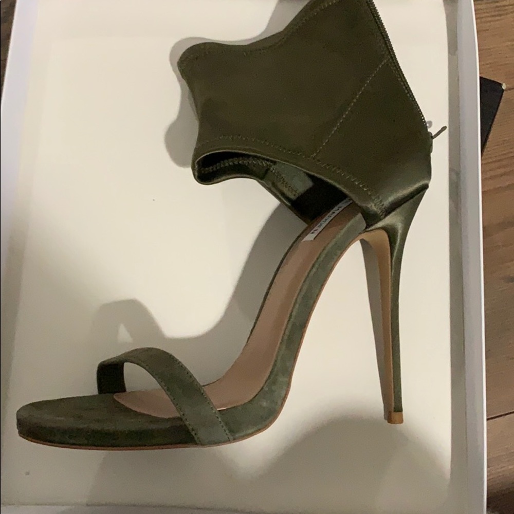 Brand new heels never worn